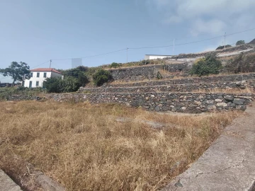 Terreno para Venda em Caniço