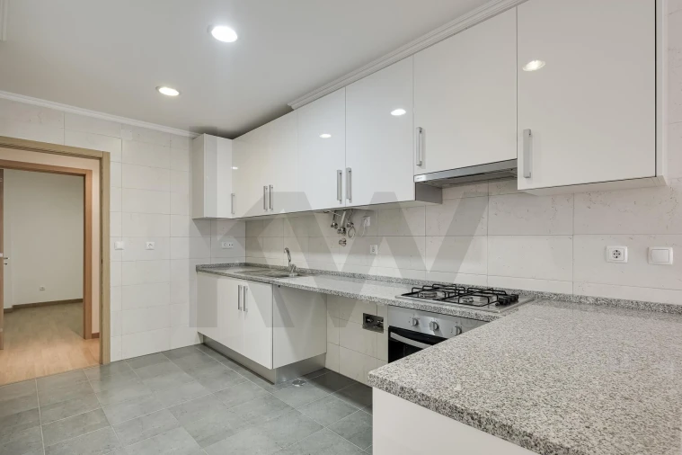 Apartamento T1 para Arrendamento em Belém Foto 6