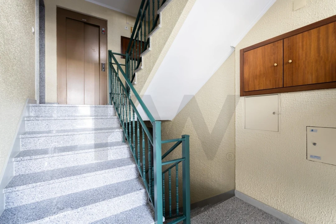 Apartamento T3 para Venda em São Domingos de Rana Foto 31
