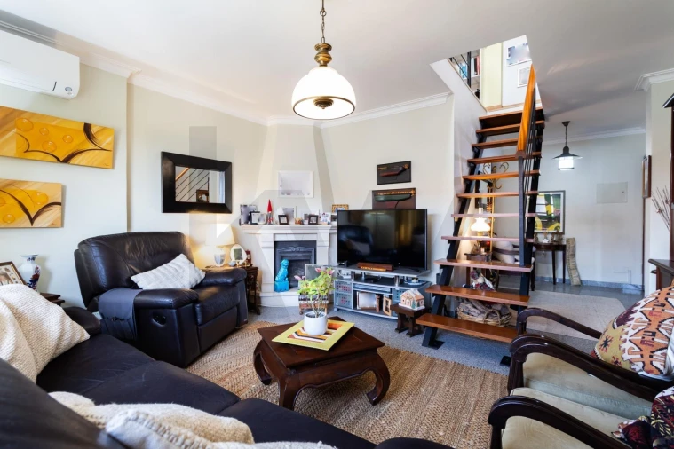 Apartamento T3 para Venda em São Domingos de Rana Foto 3