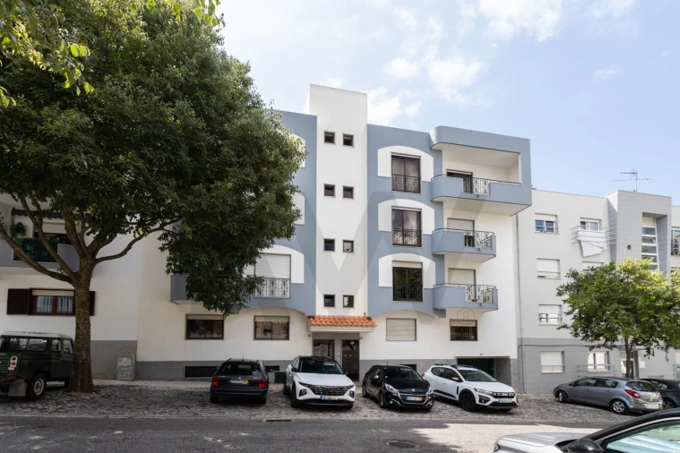 Apartamento T3 para Venda em São Domingos de Rana Foto 32