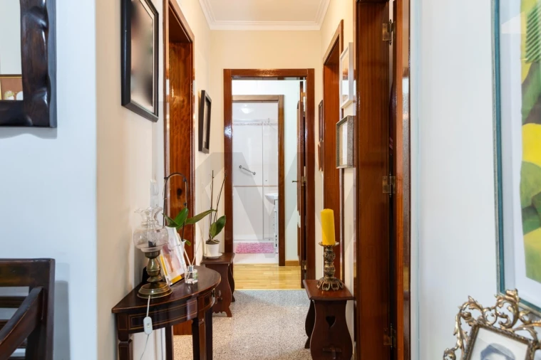 Apartamento T3 para Venda em São Domingos de Rana Foto 9