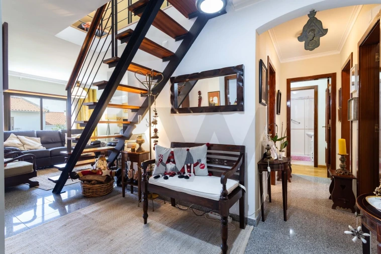 Apartamento T3 para Venda em São Domingos de Rana Foto 4
