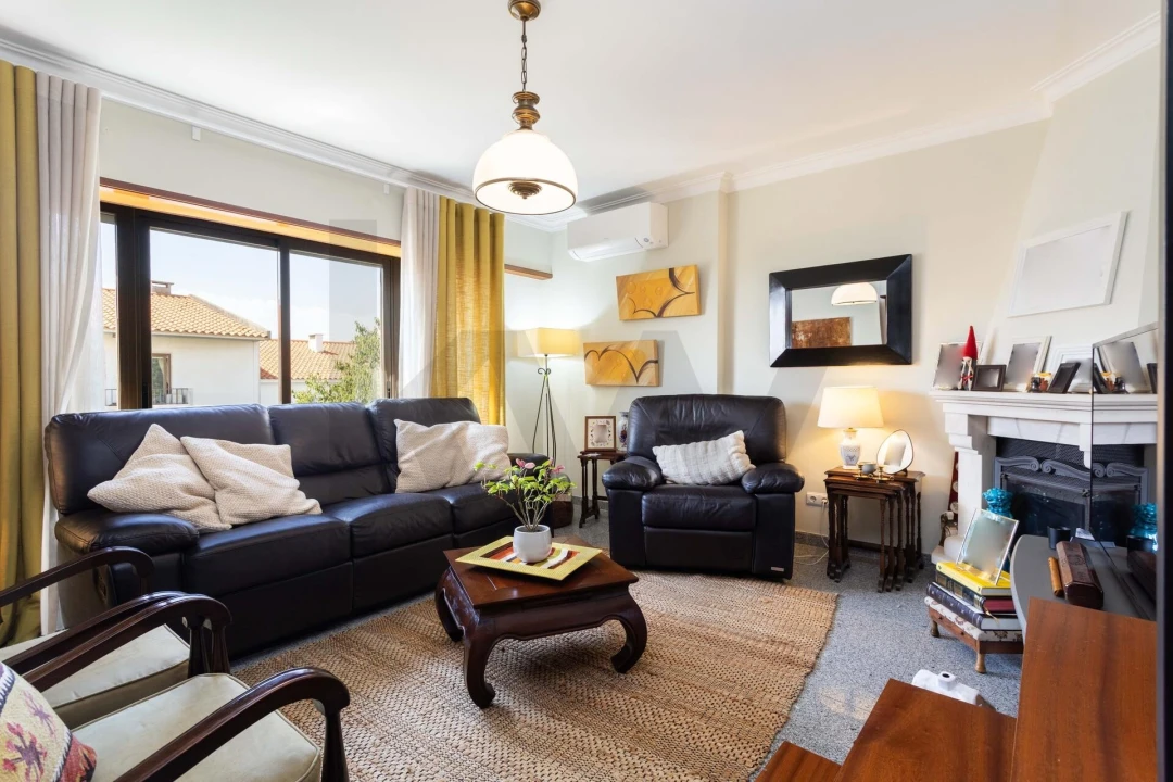 Apartamento T3 para Venda em São Domingos de Rana Foto 1