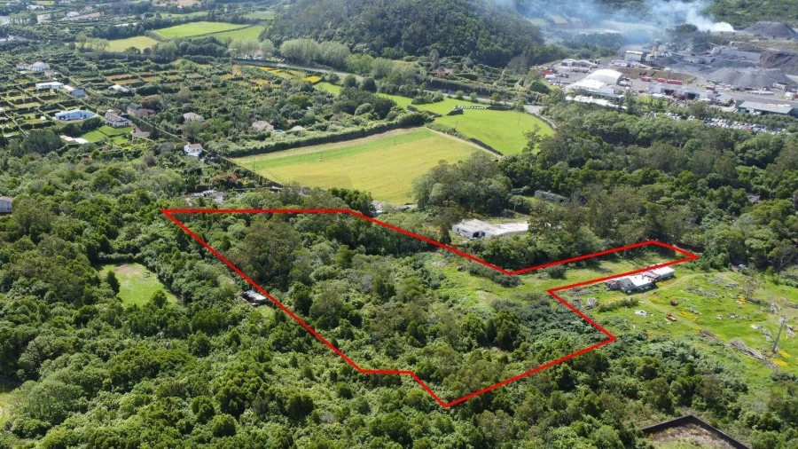 Terreno para Venda em Rabo de Peixe Foto 4