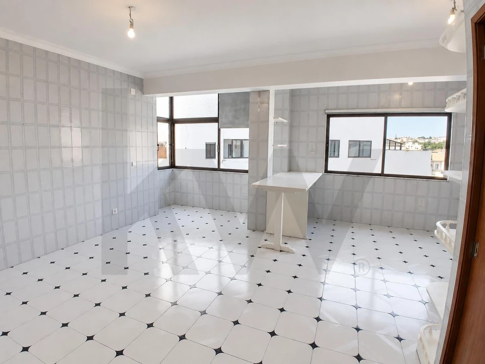 Apartamento T3 para Arrendamento em Nossa Senhora do Pópulo, Coto e São Gregório Foto 3