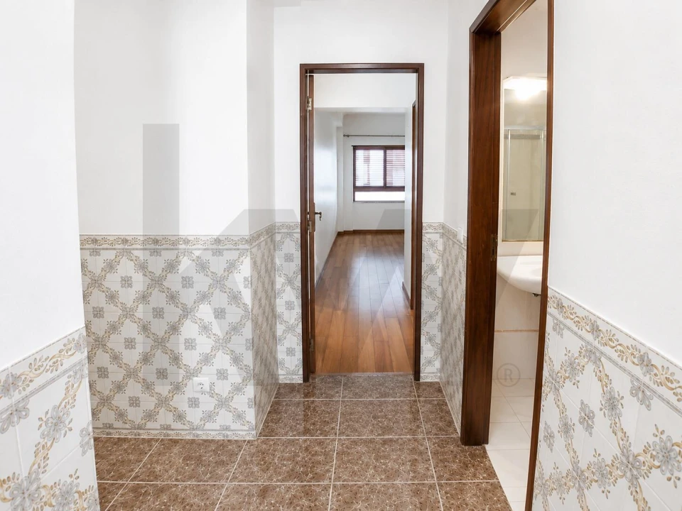 Apartamento T3 para Arrendamento em Nossa Senhora do Pópulo, Coto e São Gregório Foto 11