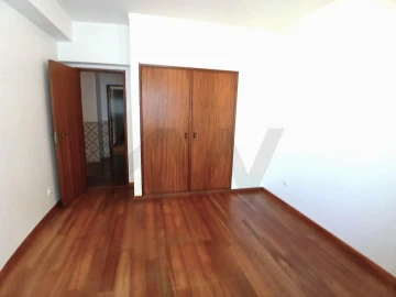 Apartamento T3 para Arrendamento em Nossa Senhora do Pópulo, Coto e São Gregório