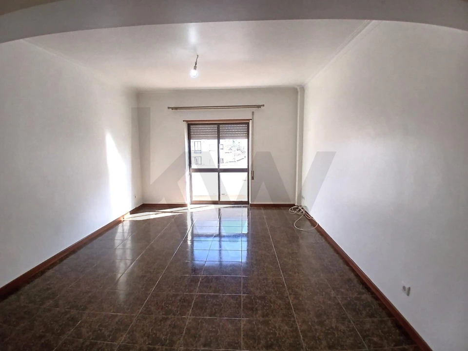 Apartamento T3 para Arrendamento em Nossa Senhora do Pópulo, Coto e São Gregório Foto 8
