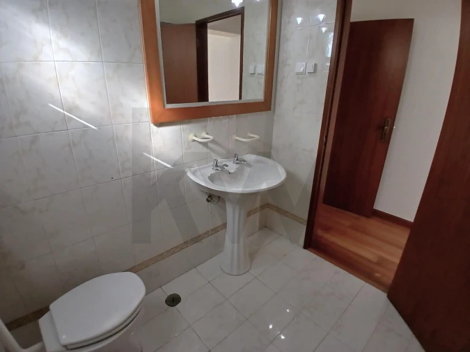 Apartamento T3 para Arrendamento em Nossa Senhora do Pópulo, Coto e São Gregório Foto 15