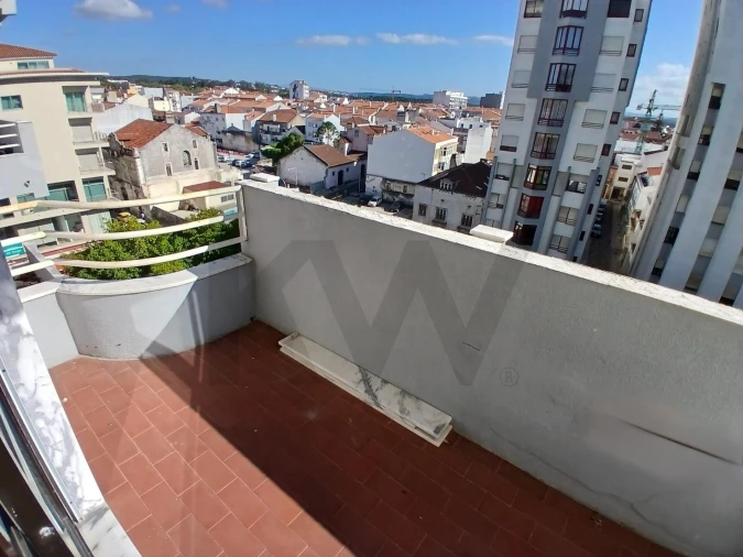 Apartamento T3 para Arrendamento em Nossa Senhora do Pópulo, Coto e São Gregório Foto 24