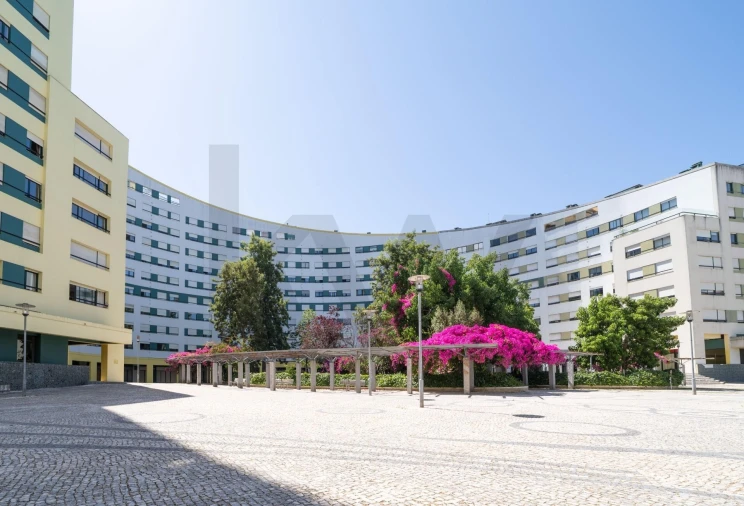 Apartamento T3 para Venda em Parque das Nações Foto 2
