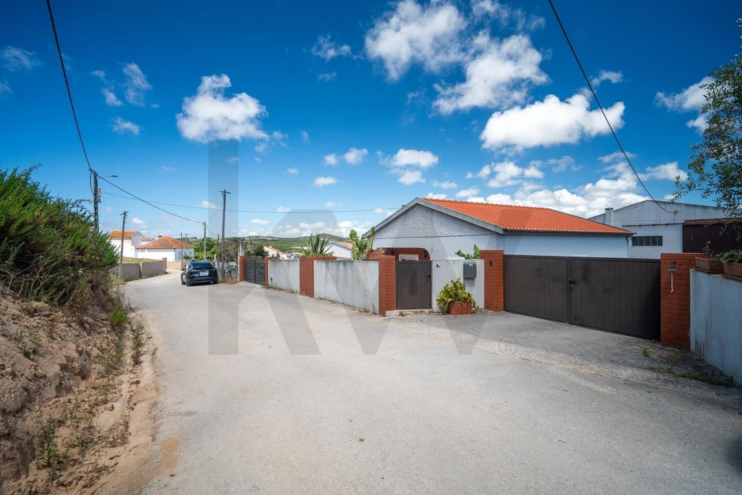 Moradia T3 para Venda em Santa Maria, São Pedro e Matacães Foto 1