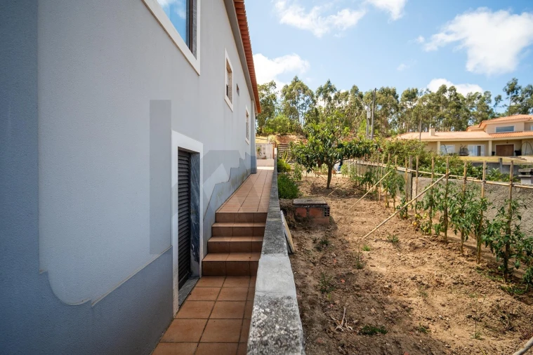 Moradia T3 para Venda em Santa Maria, São Pedro e Matacães Foto 22