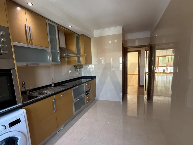 Apartamento T2 para Venda em Venteira Foto 5