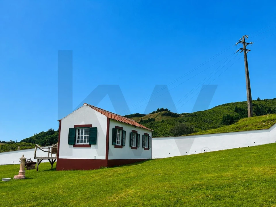 Moradia T2 para Venda em Santo Espirito Foto 9
