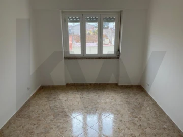 Apartamento T2 para Arrendamento em Estrela