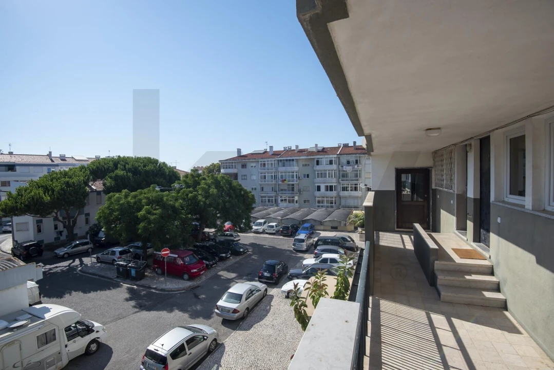 Apartamento T1 para Arrendamento em Carcavelos e Parede Foto 29