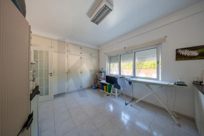 Moradia T9 para Venda em Barcarena