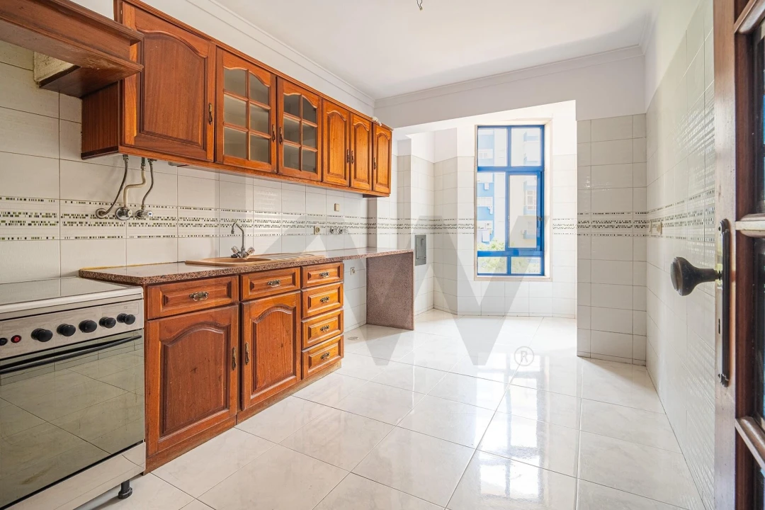 Apartamento T2 para Venda em Loures Foto 7