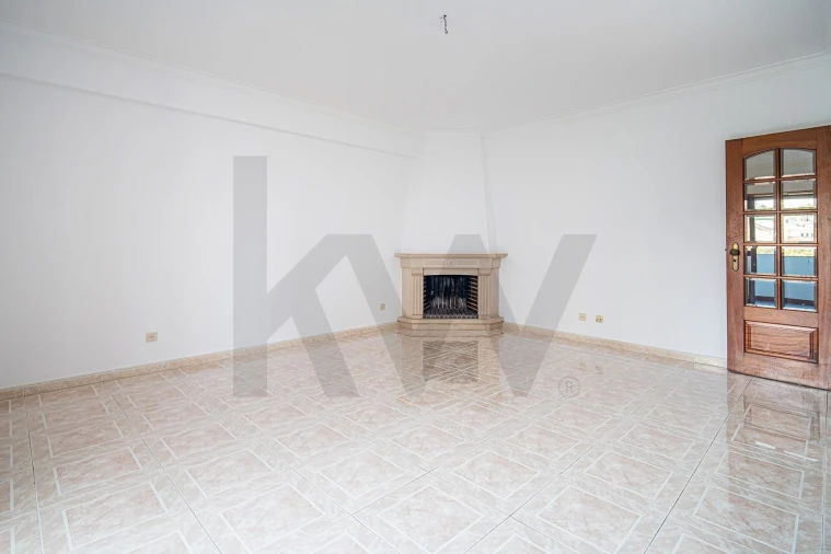 Apartamento T2 para Venda em Loures Foto 11