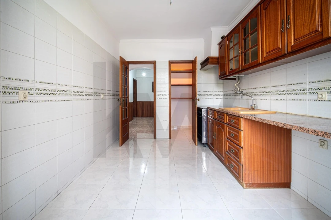 Apartamento T2 para Venda em Loures Foto 8