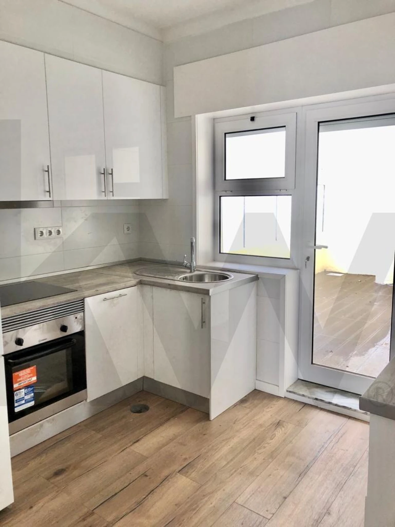 Apartamento T2 para Arrendamento em Ramalde Foto 4