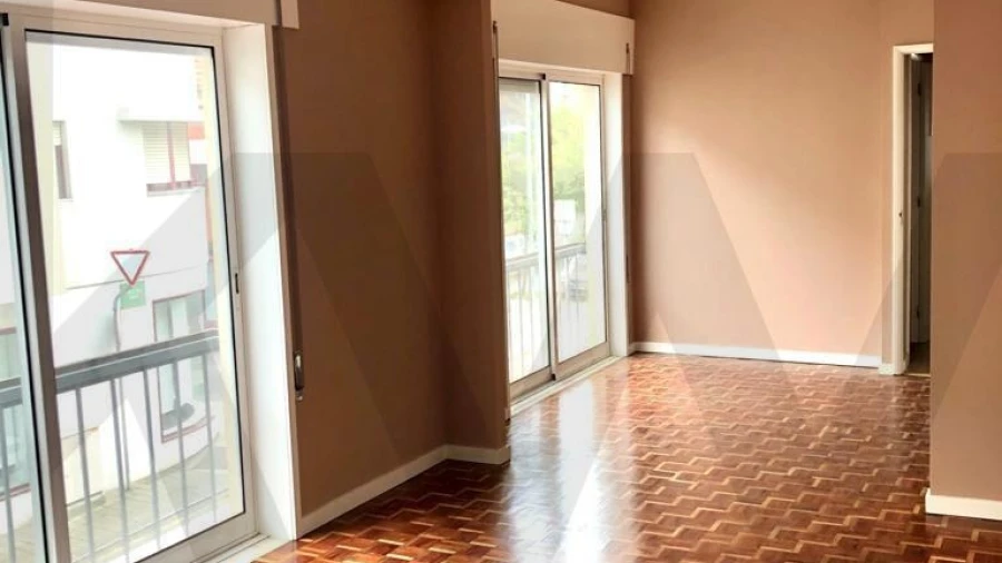 Apartamento T2 para Arrendamento em Ramalde