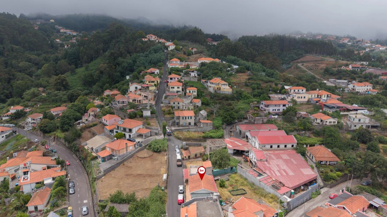 Moradia T3 para Venda em Camacha Foto 8