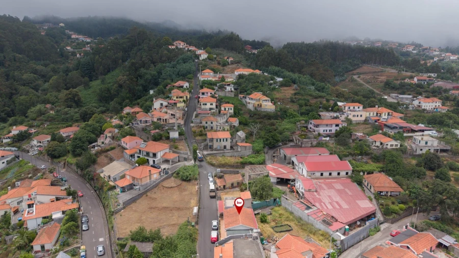 Moradia T3 para Venda em Camacha Foto 8