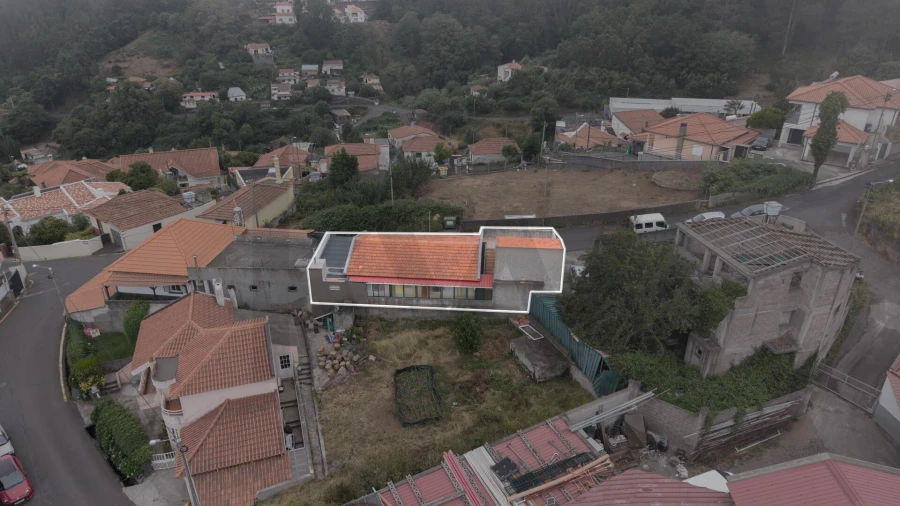 Moradia T3 para Venda em Camacha Foto 3