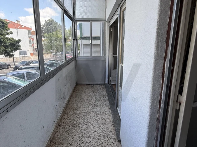 Apartamento T2 para Venda em Porto Salvo Foto 3