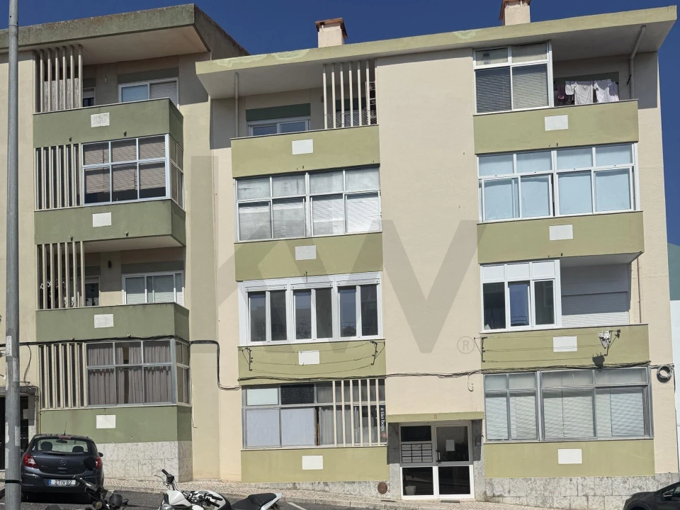 Apartamento T2 para Venda em Porto Salvo Foto 4
