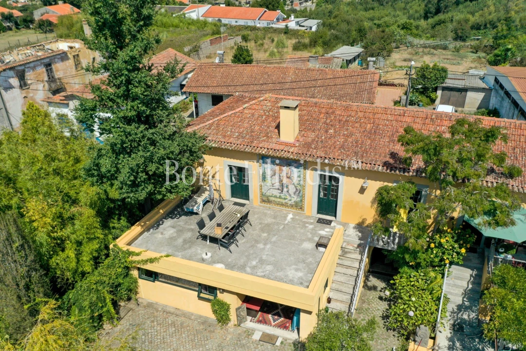 Quinta T4 para Venda em Paramos Foto 1