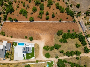 Terreno para Venda em Santa Barbara de Nexe