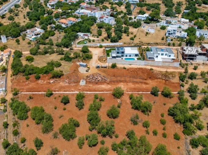 Terreno para Venda em Santa Barbara de Nexe Foto 4