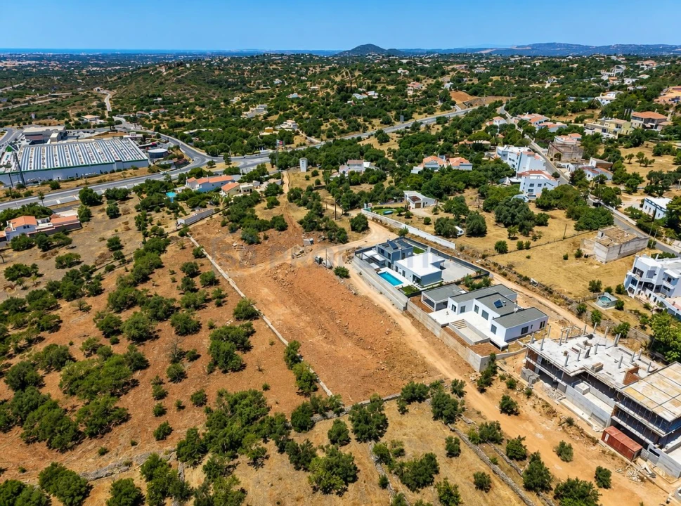 Terreno para Venda em Santa Barbara de Nexe Foto 14