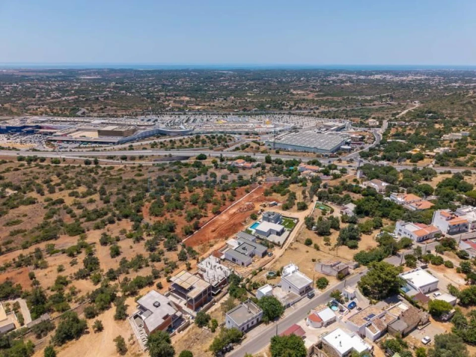 Terreno para Venda em Santa Barbara de Nexe Foto 11
