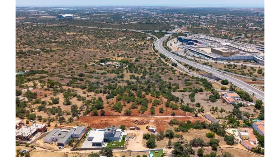 Terreno para Venda em Santa Barbara de Nexe