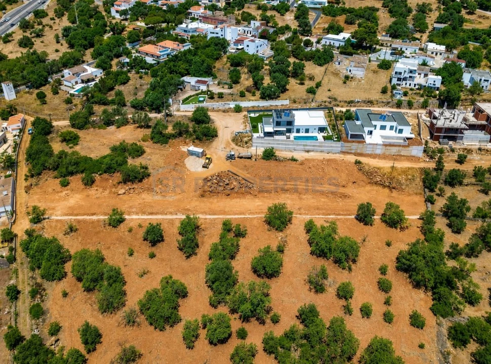 Terreno para Venda em Santa Barbara de Nexe Foto 4