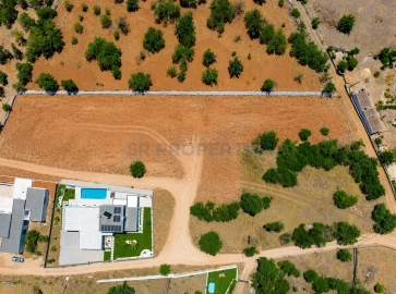 Terreno para Venda em Santa Barbara de Nexe
