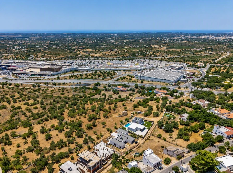 Terreno para Venda em Santa Barbara de Nexe Foto 9