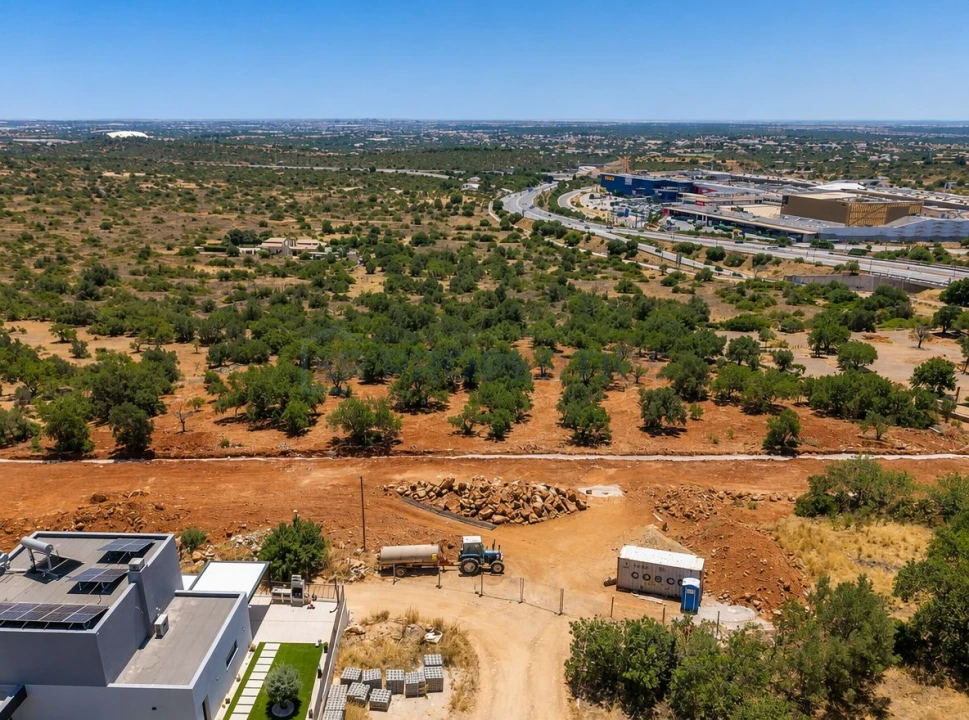 Terreno para Venda em Santa Barbara de Nexe Foto 6