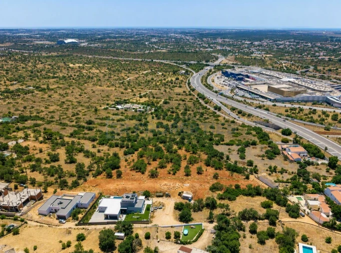 Terreno para Venda em Santa Barbara de Nexe Foto 3