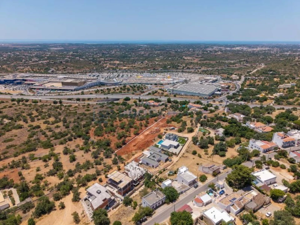 Terreno para Venda em Santa Barbara de Nexe Foto 16