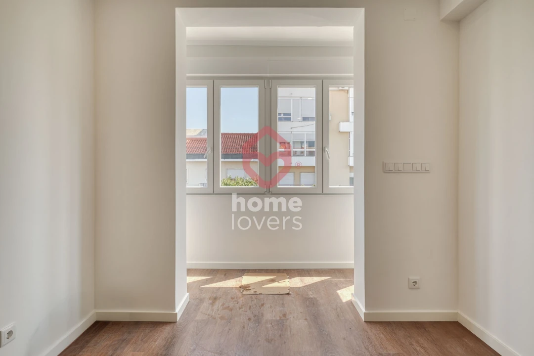 Apartamento T2 para Venda em Venteira Foto 17