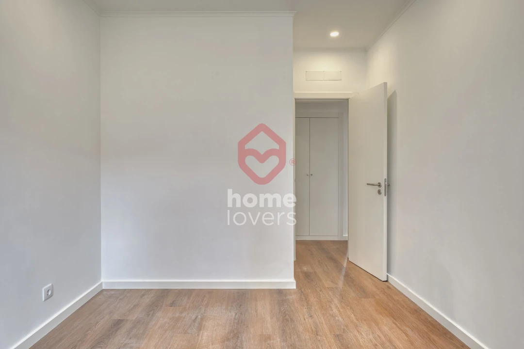 Apartamento T2 para Venda em Venteira Foto 14