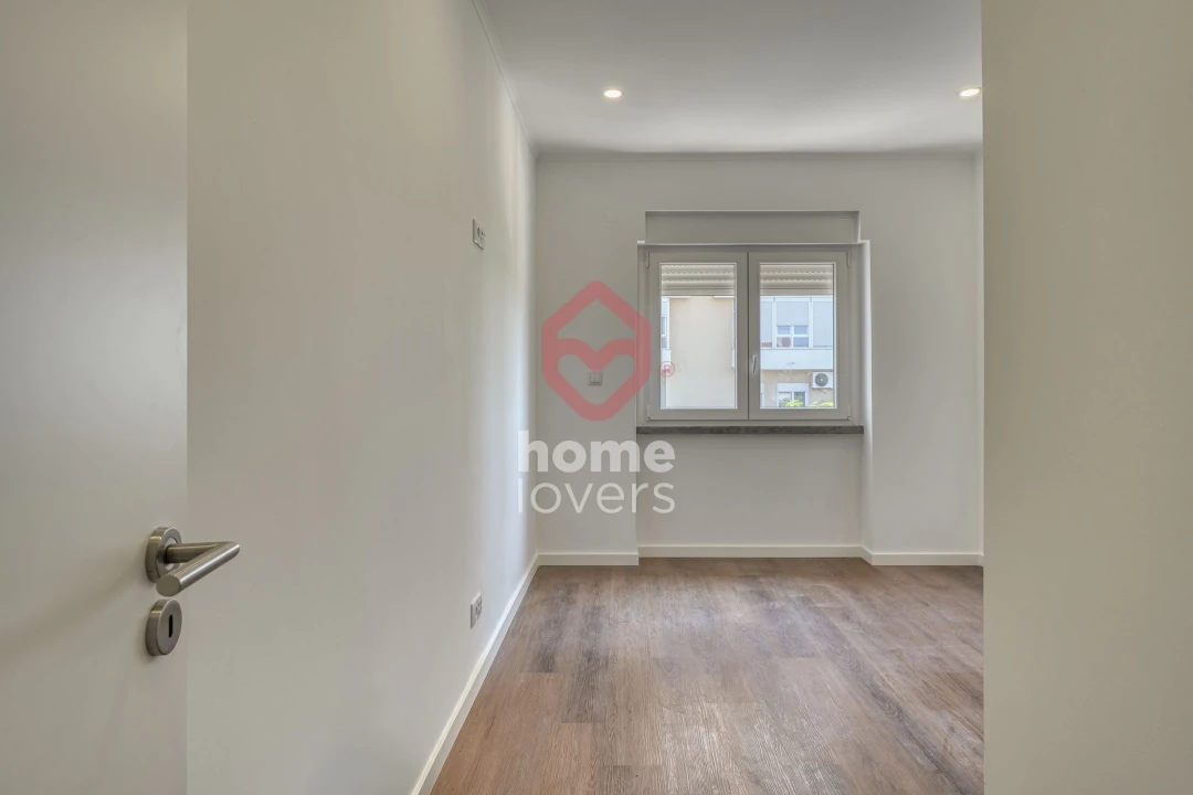 Apartamento T2 para Venda em Venteira Foto 13