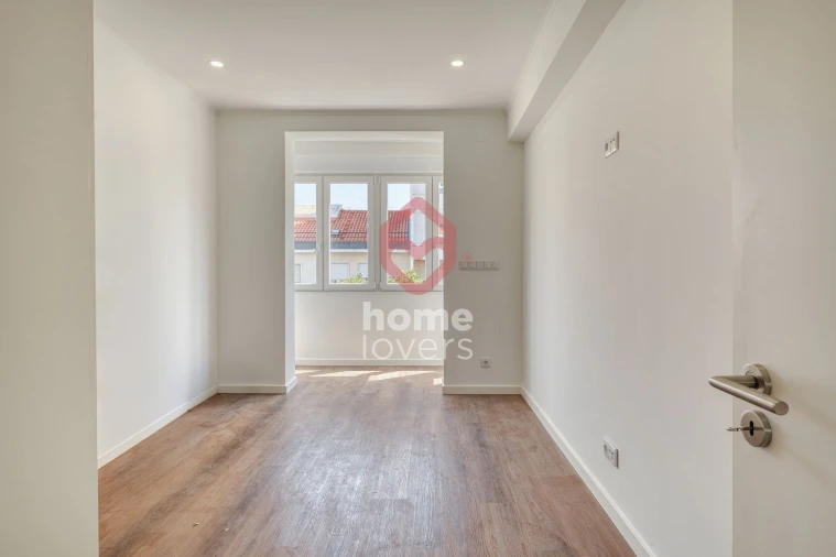 Apartamento T2 para Venda em Venteira Foto 16