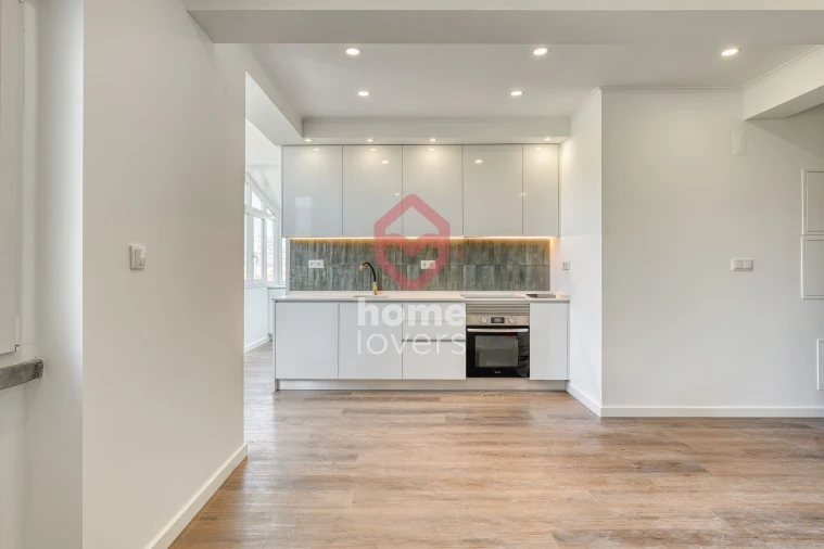 Apartamento T2 para Venda em Venteira Foto 2